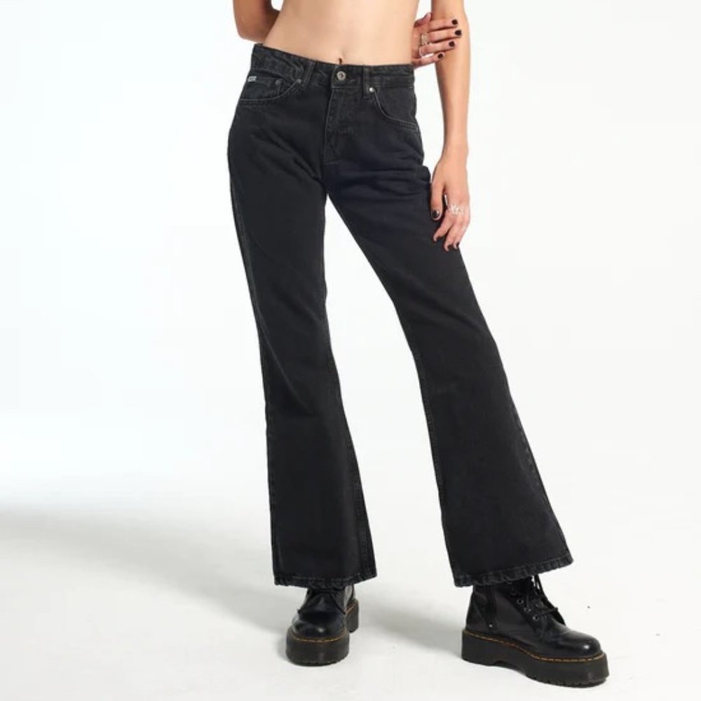 Ragged Priest Dakota Boot Cut Jean in Charcoal
